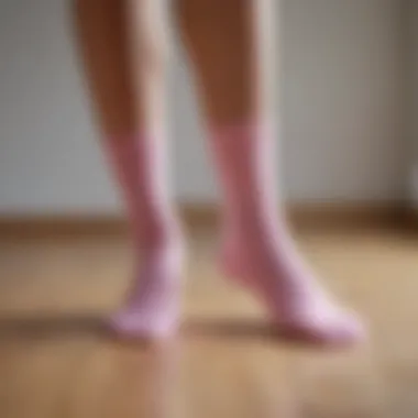 Comparative Analysis: Non-Slip Socks vs Traditional Footgear Comparison of non-slip socks vs. traditional socks